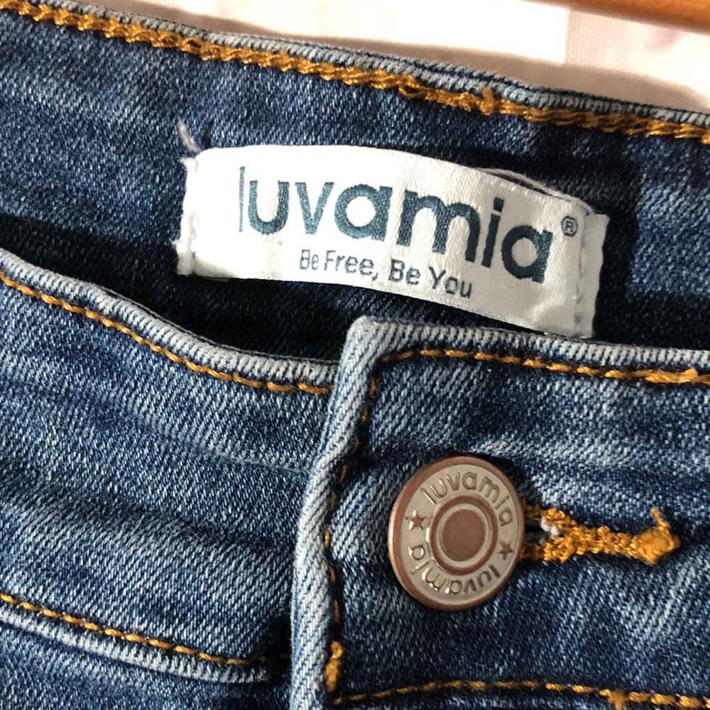 Luvamia Women's Distressed Dark Blue Jean Soft Denim Shorts size Large NWOT - Picture 2 of 11
